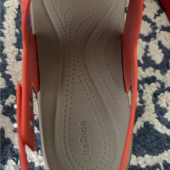CROCS Women's Bold Red Sandals - Picture 3 of 3
